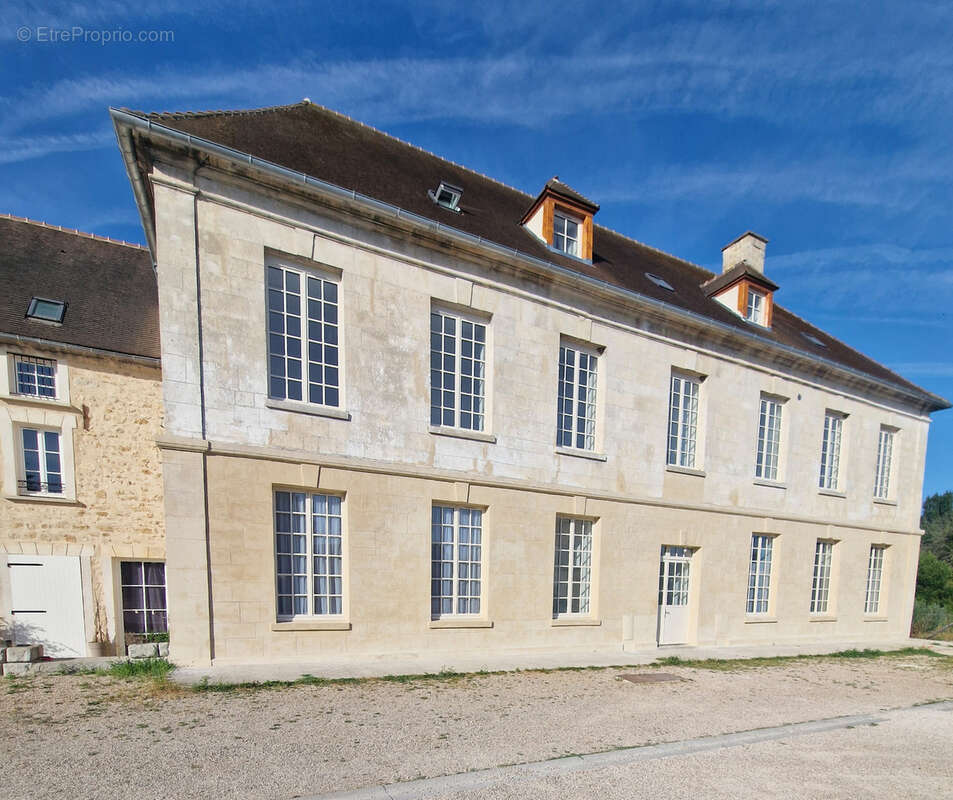 Bel appartement T3 dans un domaine historique - photo 8