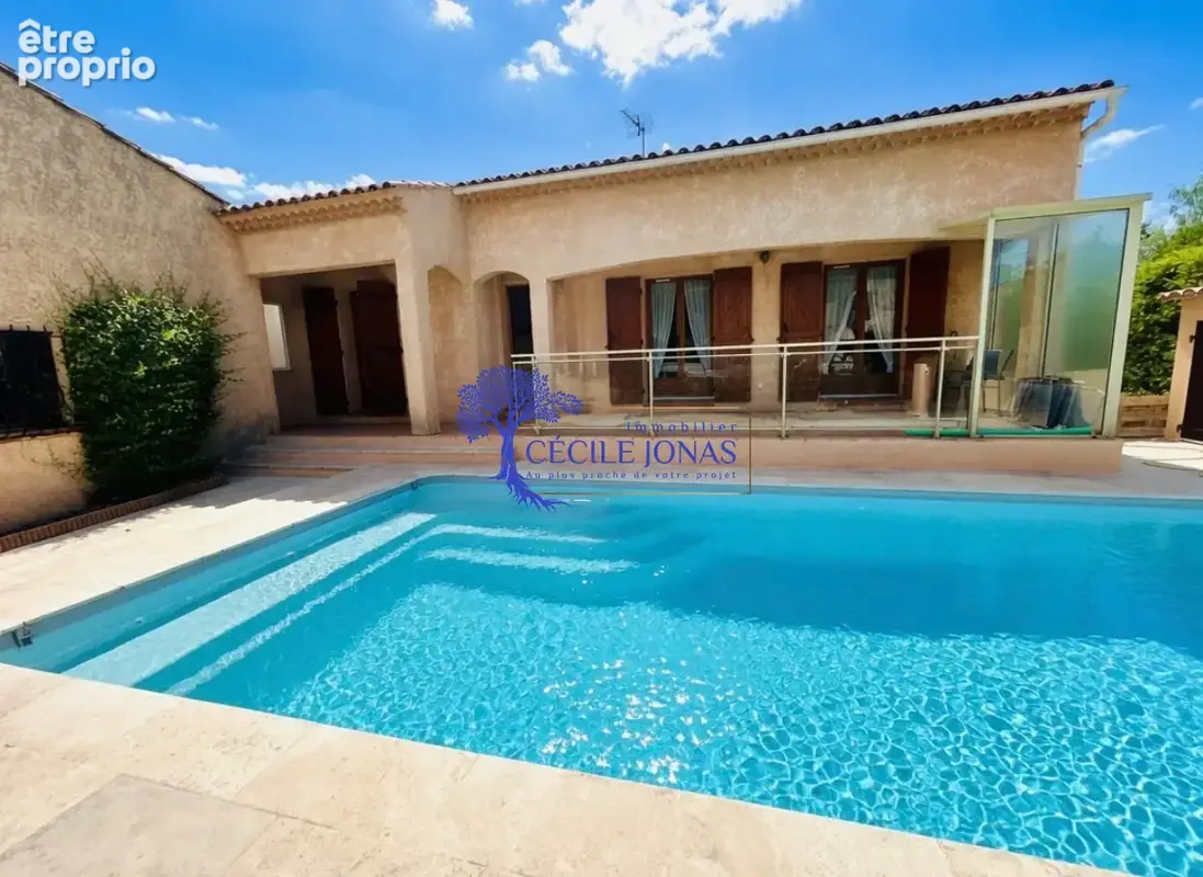 Maison de plain-pied avec piscine   La Londe-les-Maures, à deux pas du centre-ville - photo 3