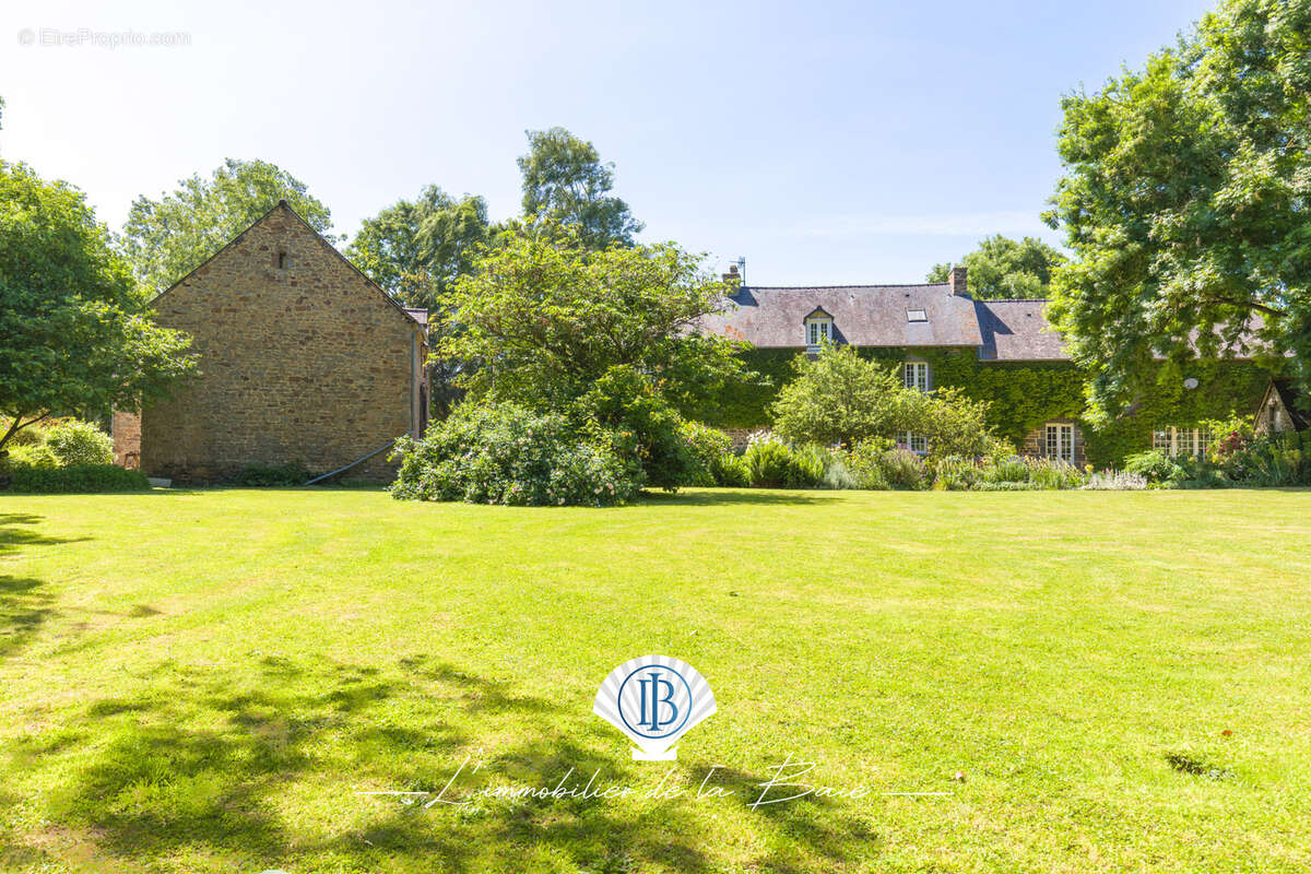 Maison à MINIAC-MORVAN