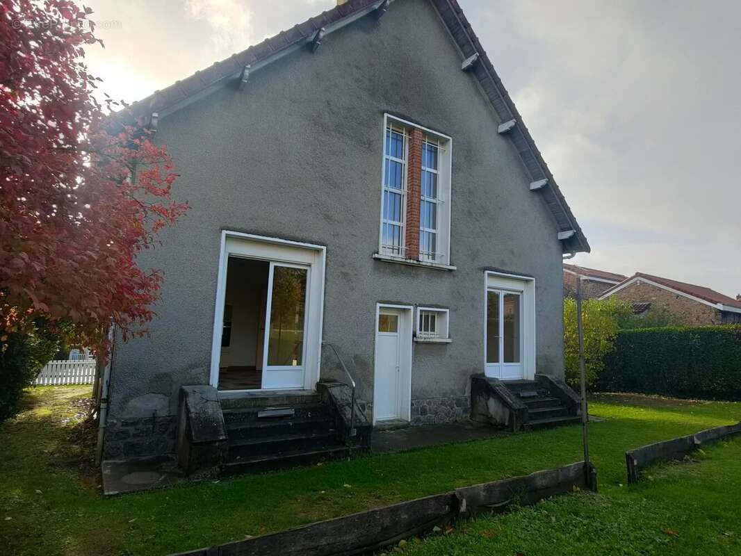 Maison à SAINT-JUNIEN