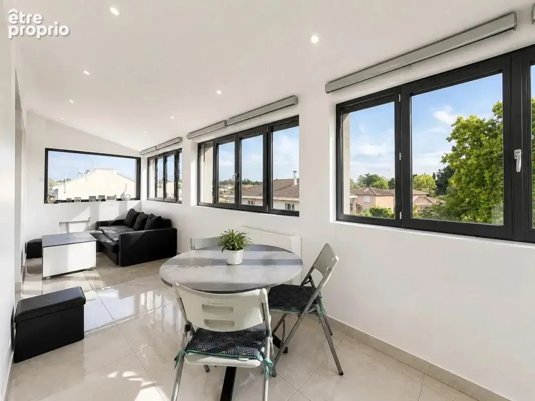 Maison de 9 pièces de 188 m² à Feyzin - photo 6