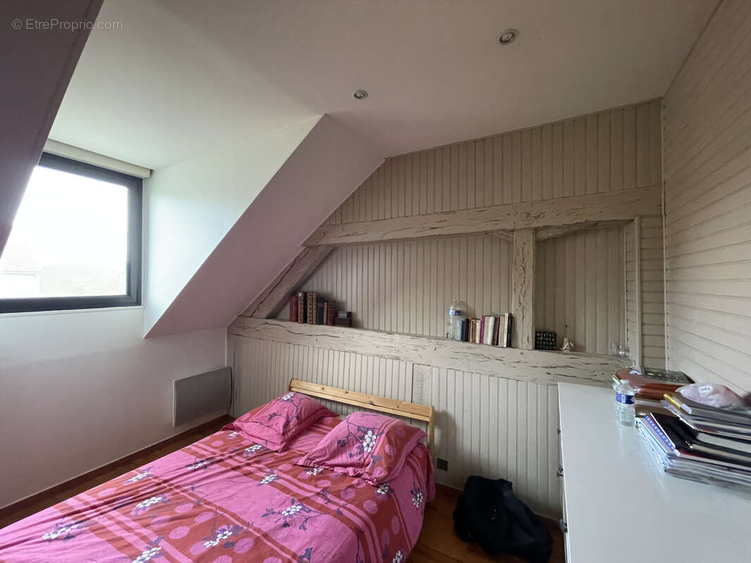 Maison à FONTAINE-LES-BASSETS