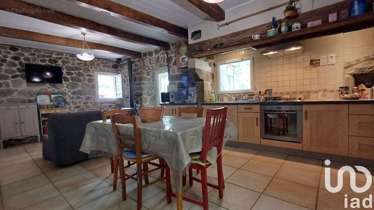 Maison 61 m² à Barnas  - photo 5
