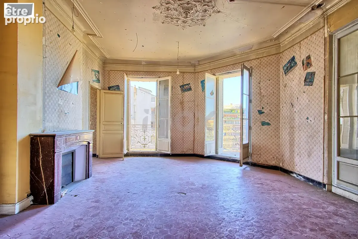 Toulon centre place de la liberte - appartements a rehabiliter - photo 10