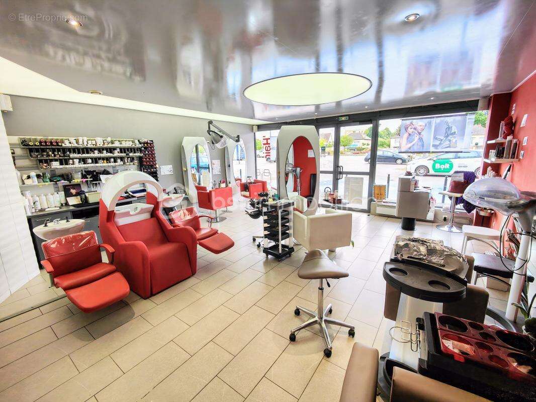 Salon de coiffure tout équipé en centre commercial à Vernouillet - photo 4