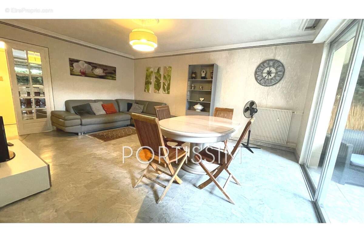 Appartement à SAINT-LAURENT-DU-VAR