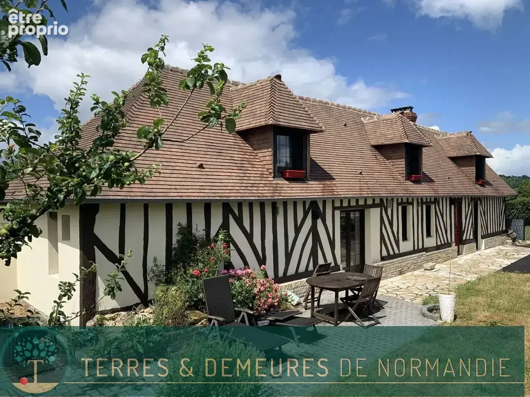 Région VIMOUTIERS (ORNE) Maison en colombages au sein d'un village - photo 4