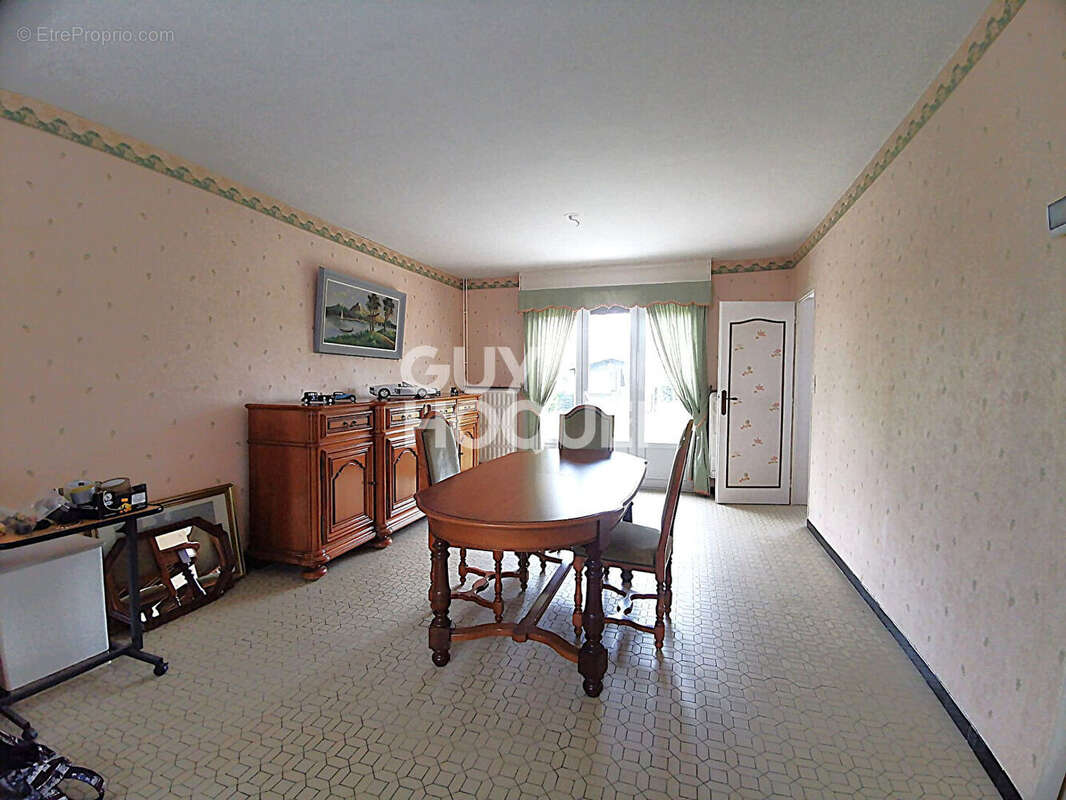 Maison à LA CHAPELLE-D'ARMENTIERES