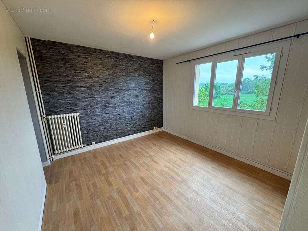 Appartement à PONT-HEBERT