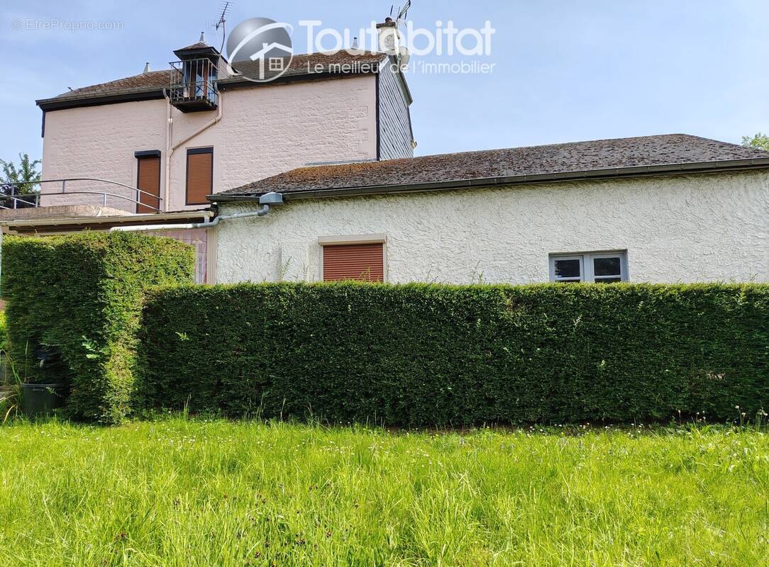 Maison à DONCHERY