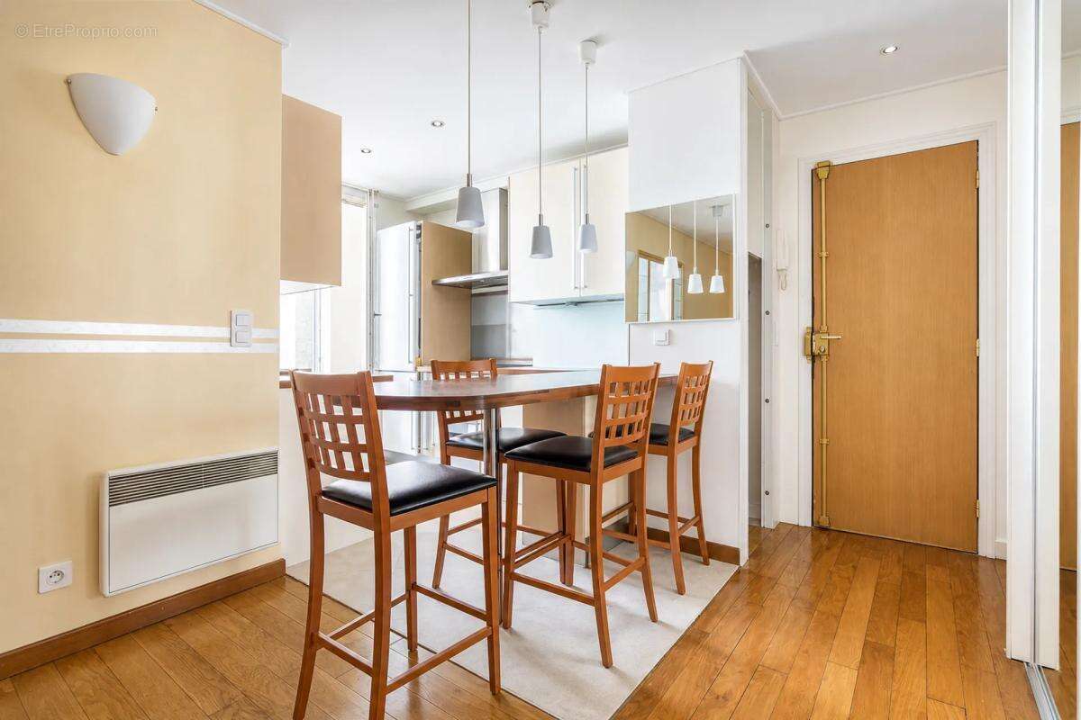 Appartement à PARIS-10E