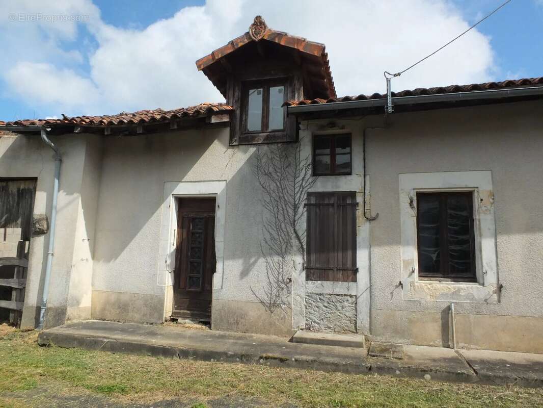 Maison à MONTEMBOEUF