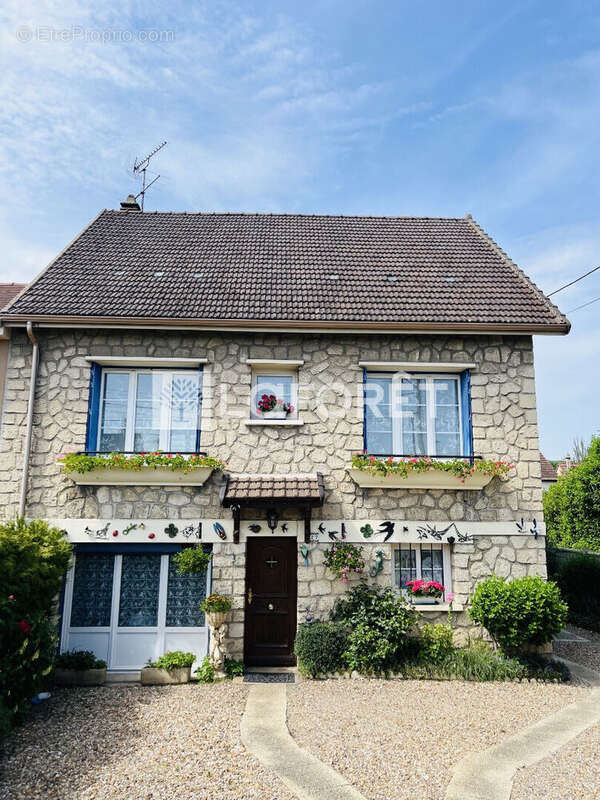 Maison à LES MUREAUX