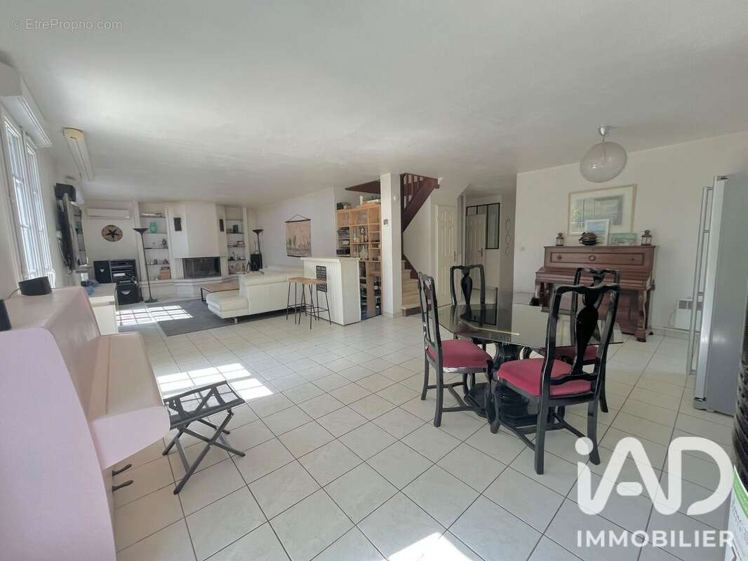 Maison 171 m² à Perigny  - photo 4