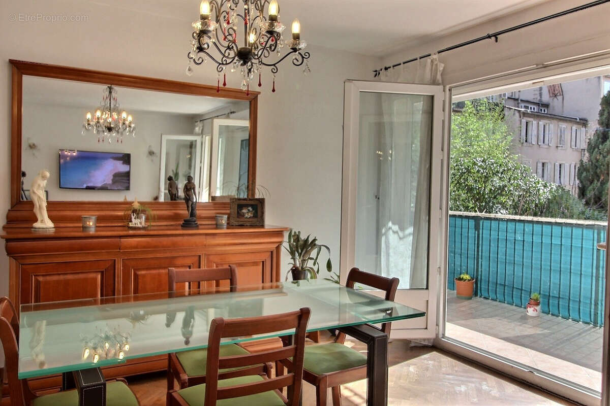 Appartement à MARSEILLE-6E