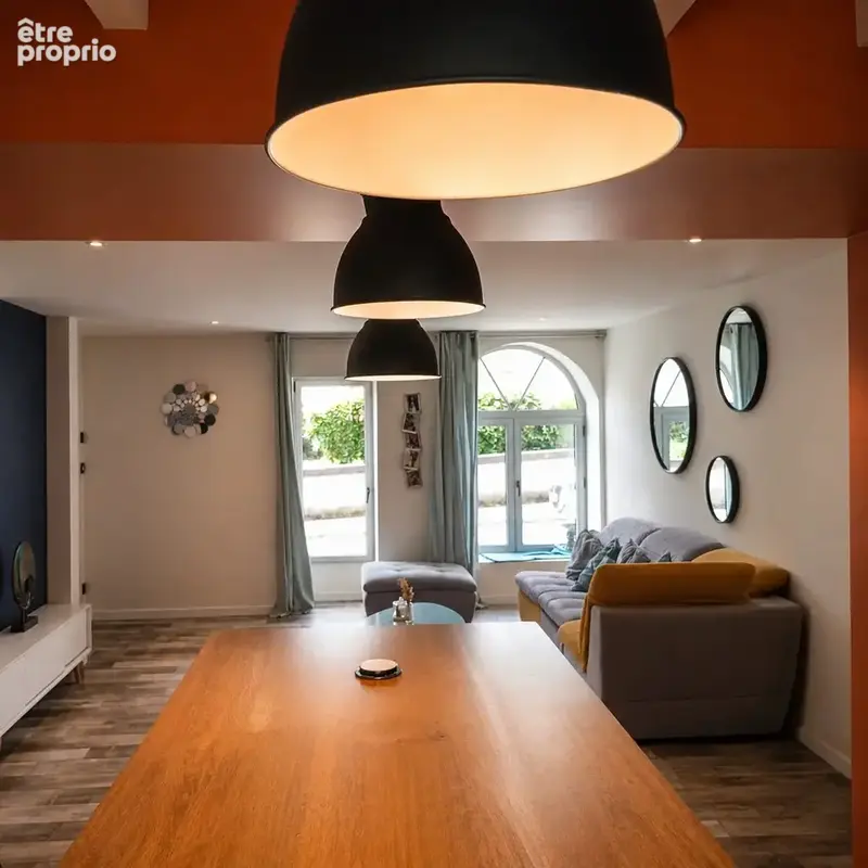 salon contemporain et lumineux
