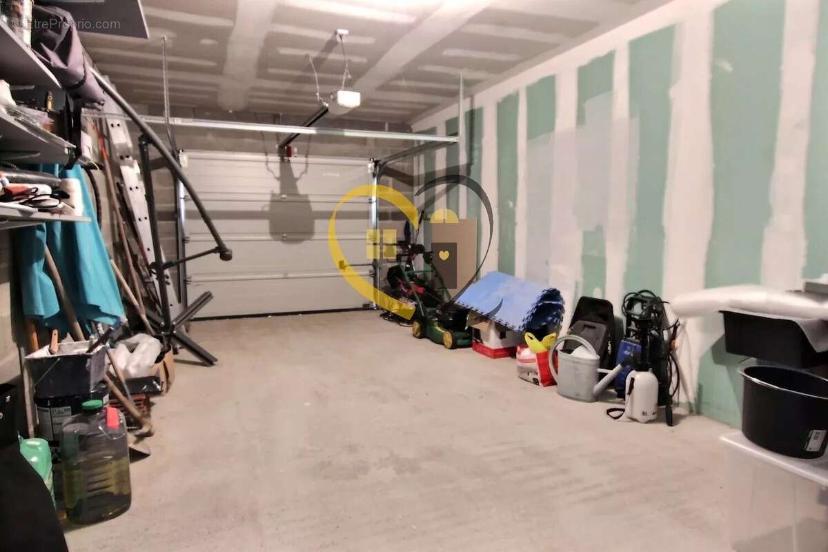 Maison à MERY-ES-BOIS