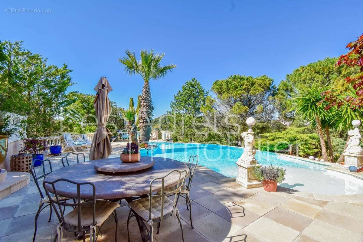 Maison à LES ADRETS-DE-L'ESTEREL