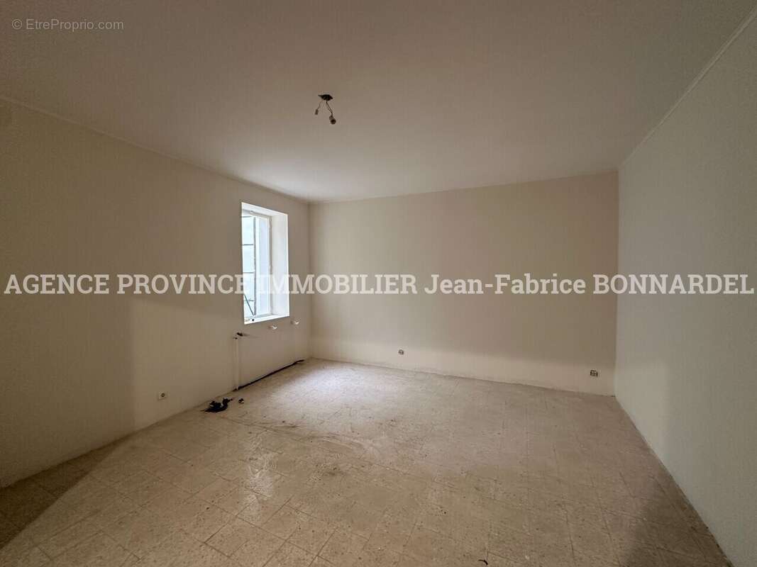 Maison 356 m² à Grignan  - photo 14