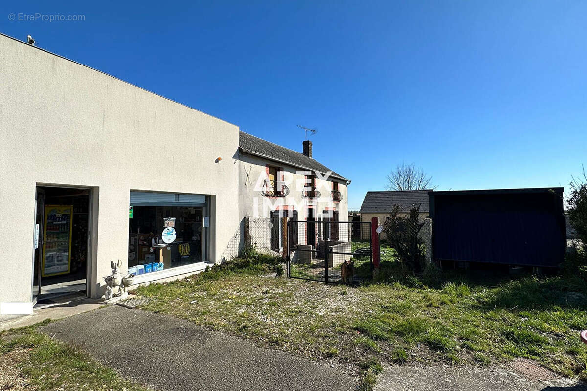 Commerce à OINVILLE-SAINT-LIPHARD