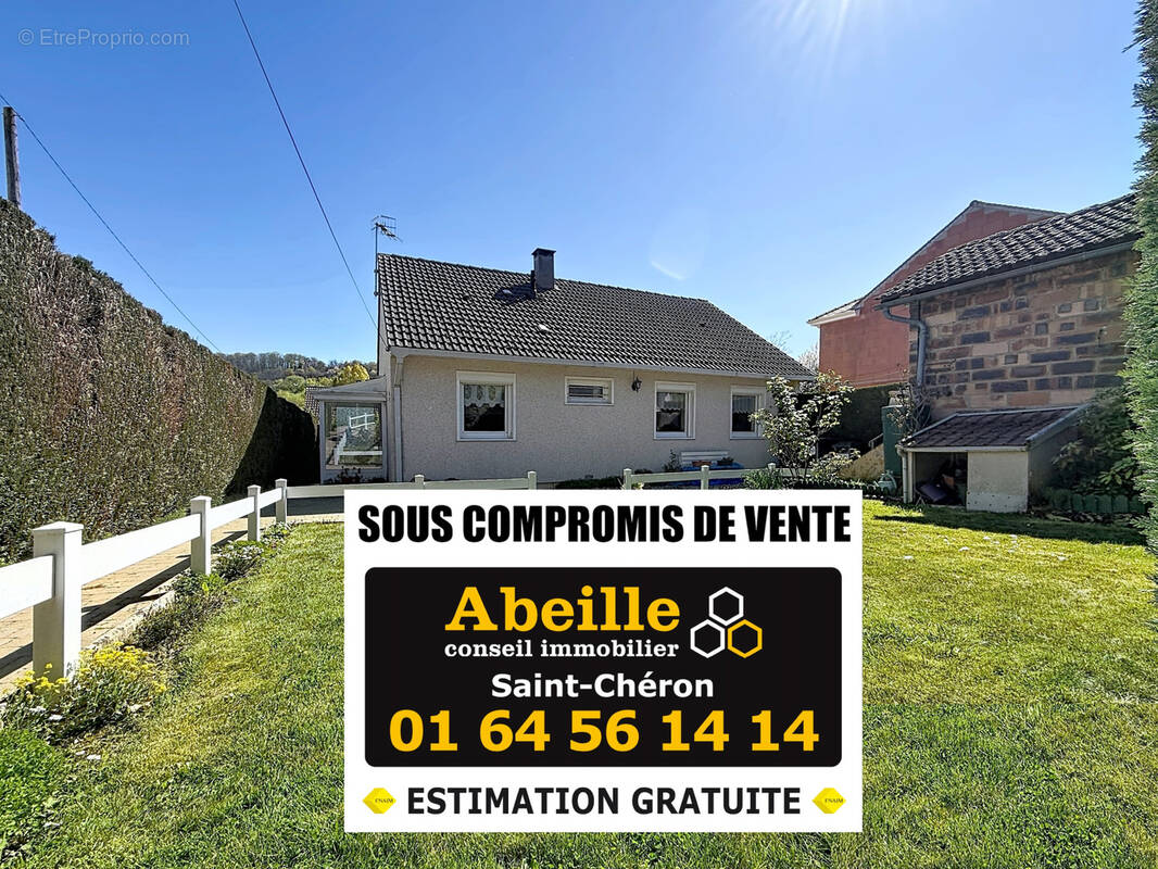 Maison à SAINT-CHERON