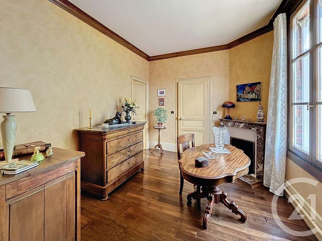 Maison à SAINT-LOUP-DE-NAUD