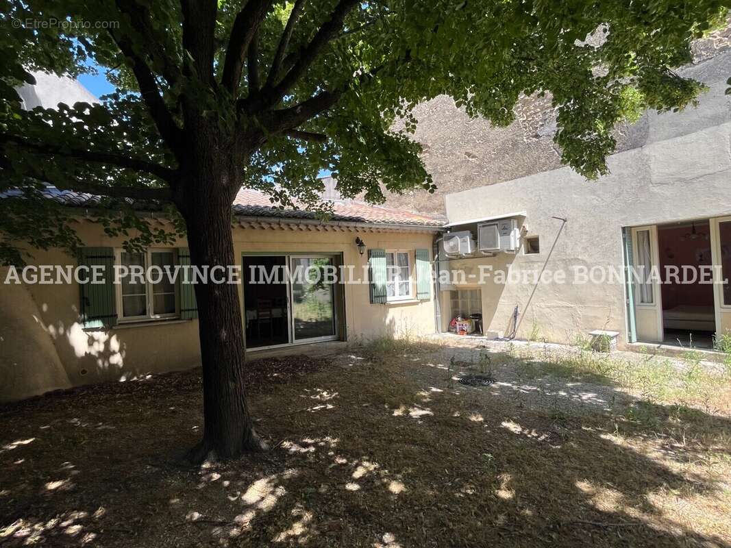 Maison 112 m² à Suze-La-Rousse  - photo 20