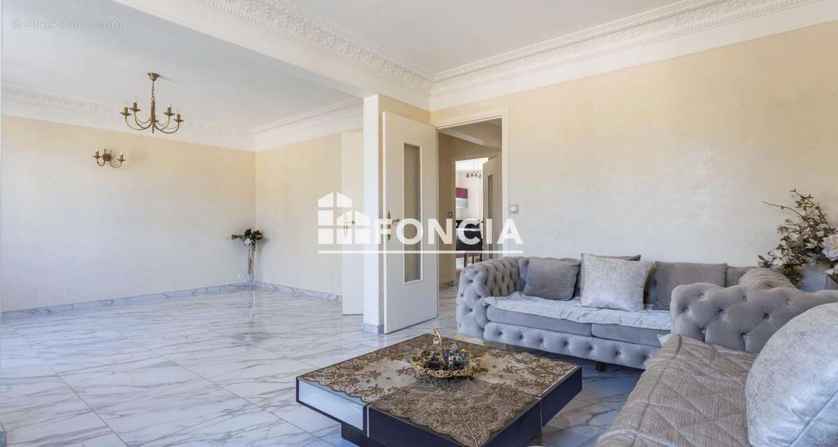 Maison à CHILLY-MAZARIN