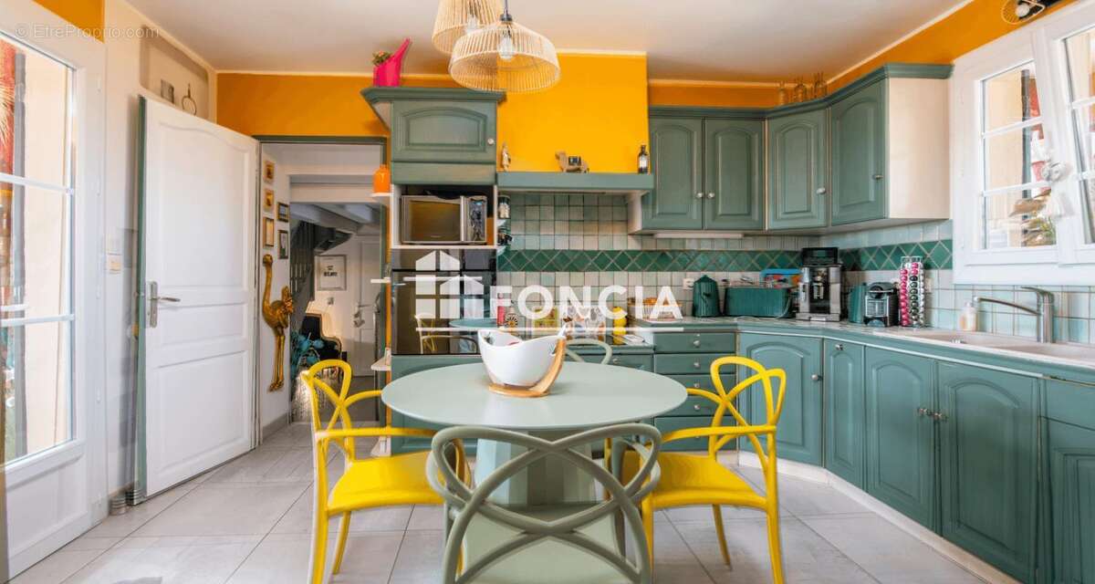 Coup de cœur ! Maison familiale 7 pièces de 201 m² avec piscine et grand garage à Forcalquier - photo 10
