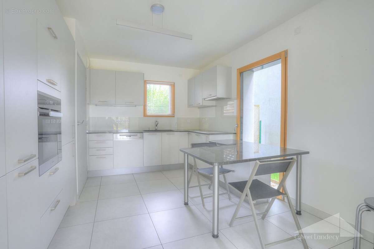 Appartement à PREVESSIN-MOENS