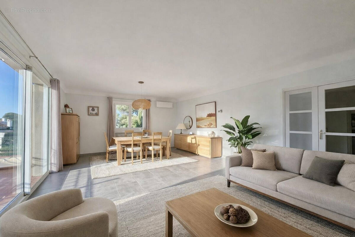 Appartement à SAINT-RAPHAEL