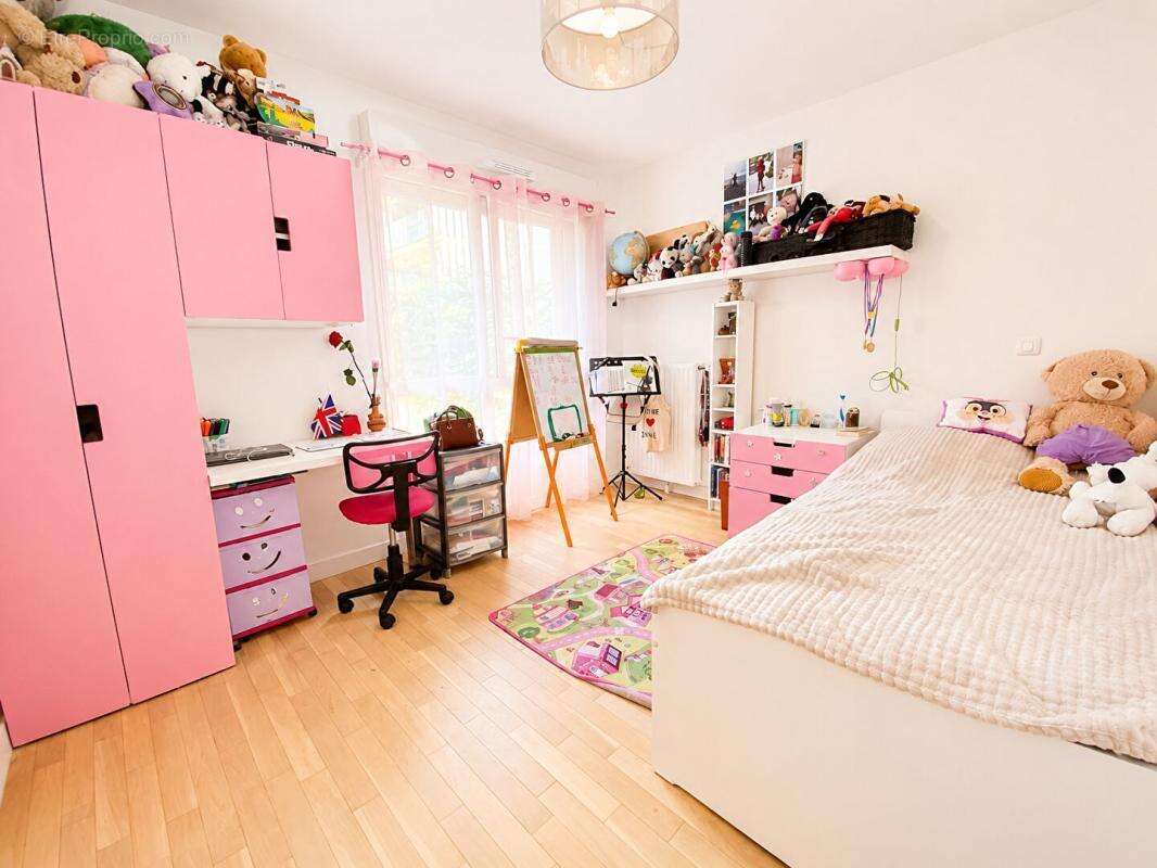 Appartement à GENNEVILLIERS