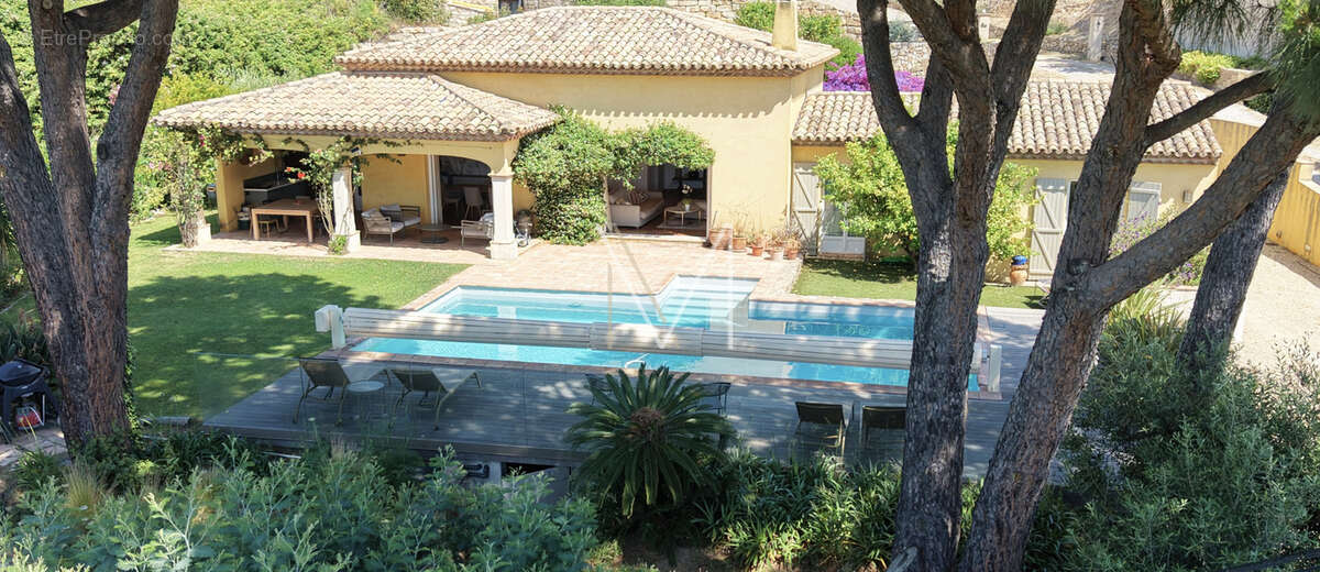 Villa individuelle de plain pied avec piscine chauffee et jolie vue degagee - photo 1