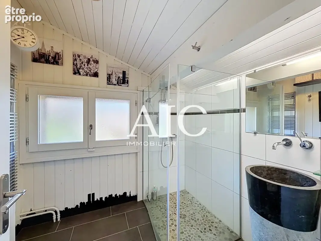 Chalet de caractère avec piscine et vue panoramique sur le Mont-Blanc - photo 18