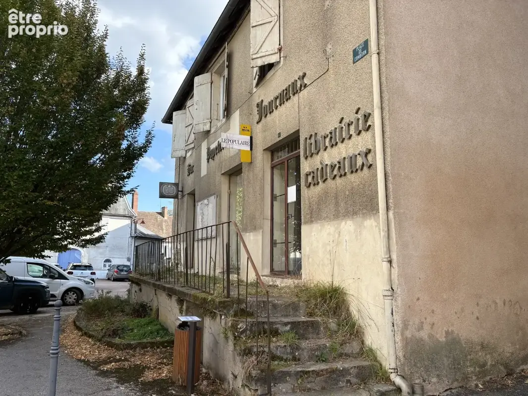 Coussac Bonneval immeuble - ancien magasin et appartement F3 - photo 2