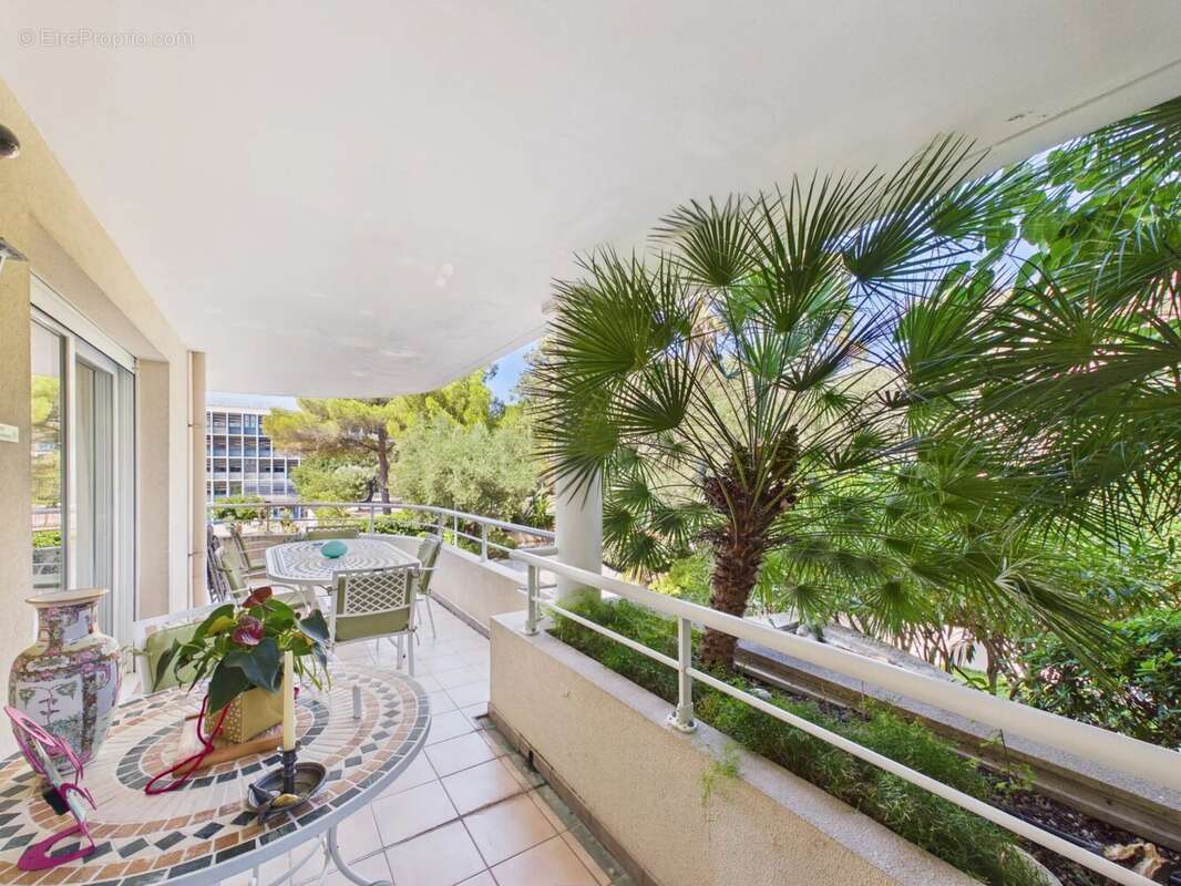 2 pièces d'angle avec vaste terrasse – Quartier Rostagne / Les Pins - photo 14