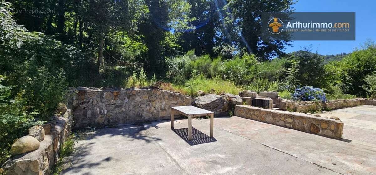 Maison à MONTFERRIER