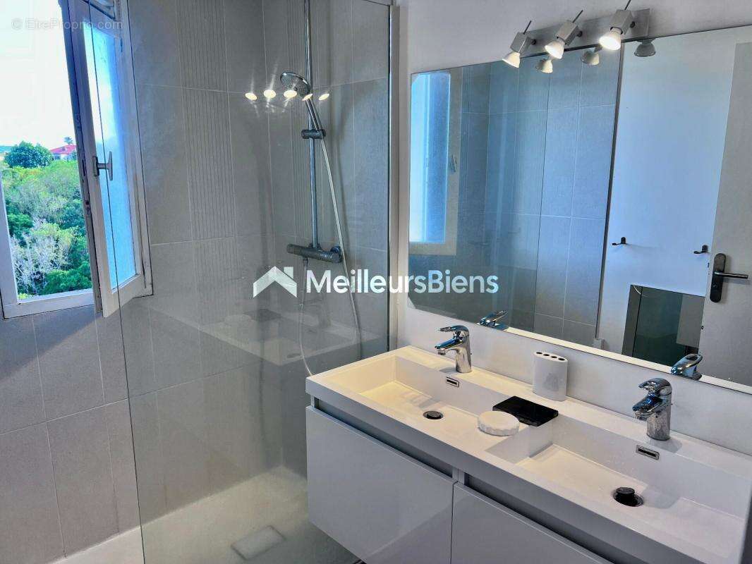 Appartement à LE GOSIER