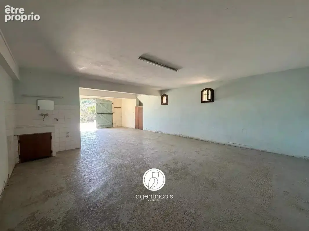 La gaude // village : rez-de-villa / 181 m², / plein sud / jardin 300 m², / à rénover / 2 parkings / pas de charges - photo 3