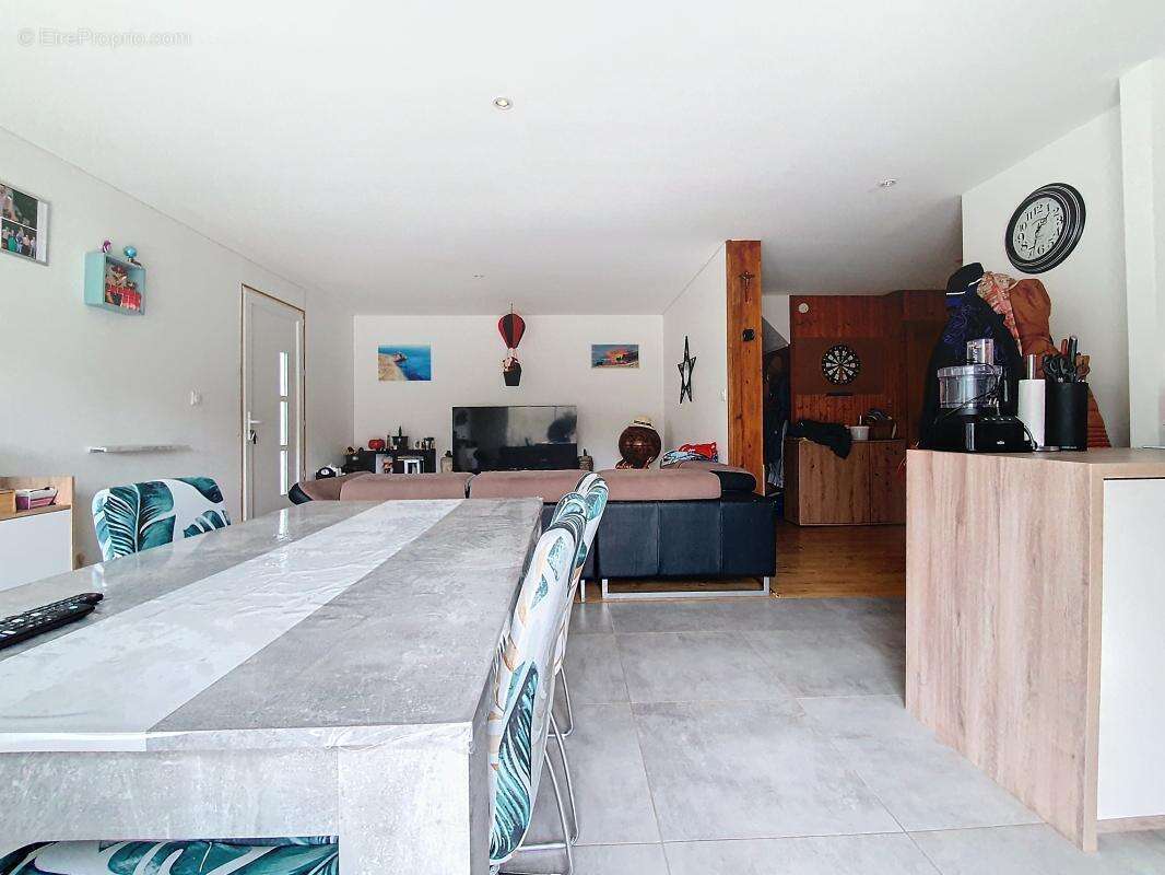 Maison à OYTIER-SAINT-OBLAS