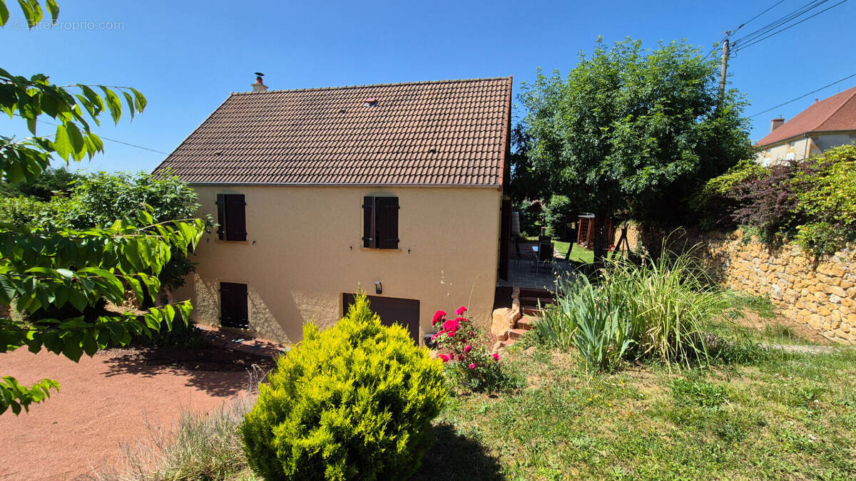 Maison à SEMUR-EN-BRIONNAIS