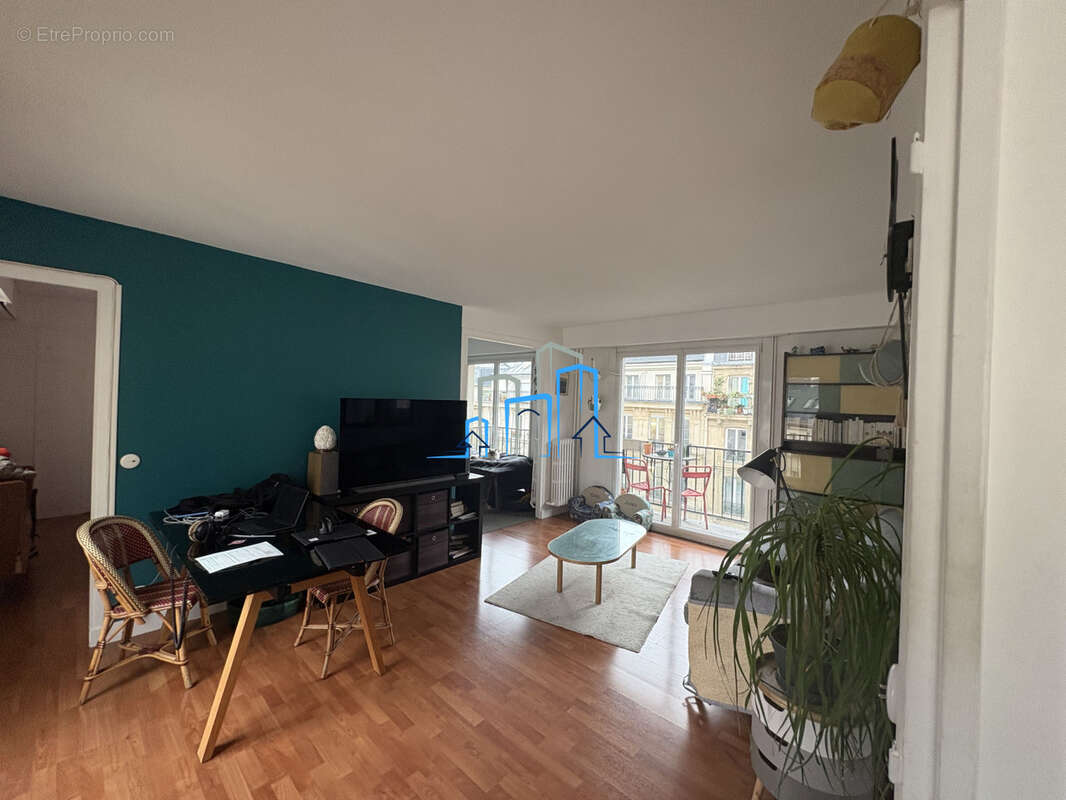 Appartement à PARIS-10E