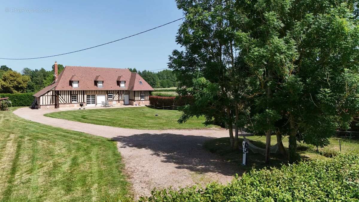 Maison à SAINT-GEORGES-EN-AUGE