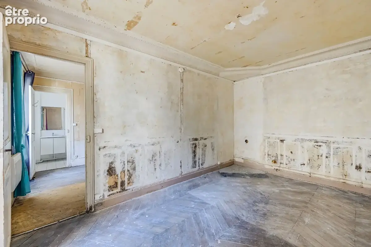 Paris 18ème - Rue Ordener - T2 de 38 m² à fort potentiel - photo 8