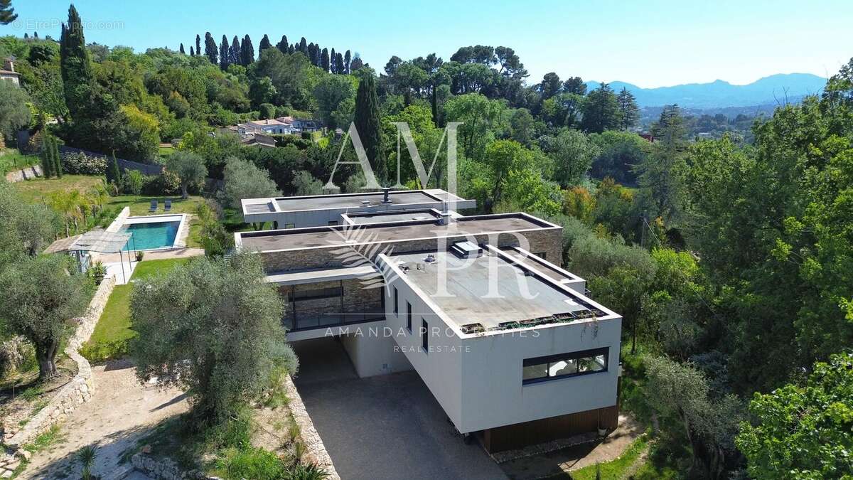 Maison à MOUGINS