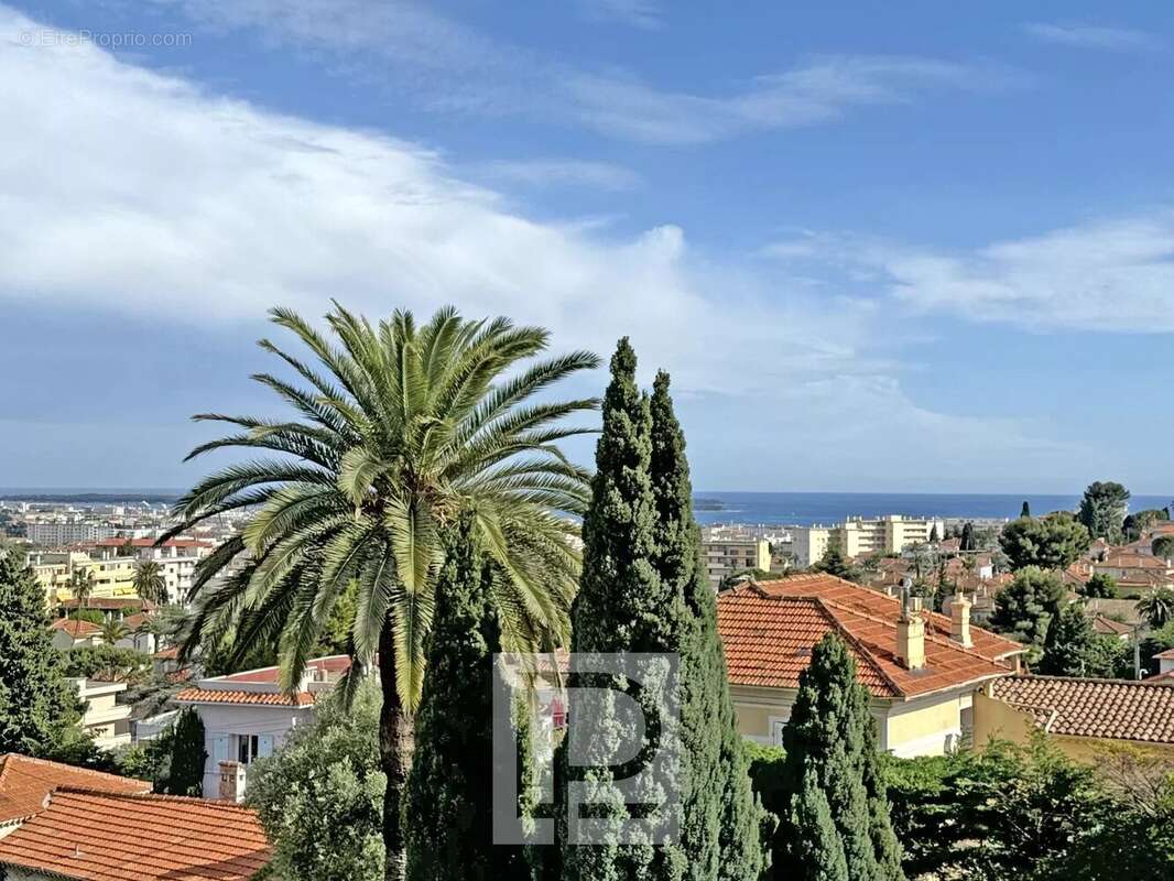 Appartement à LE CANNET