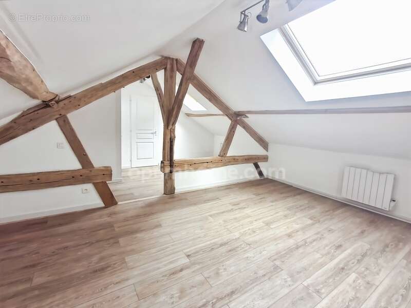 Maison à TREMBLAY-LES-VILLAGES