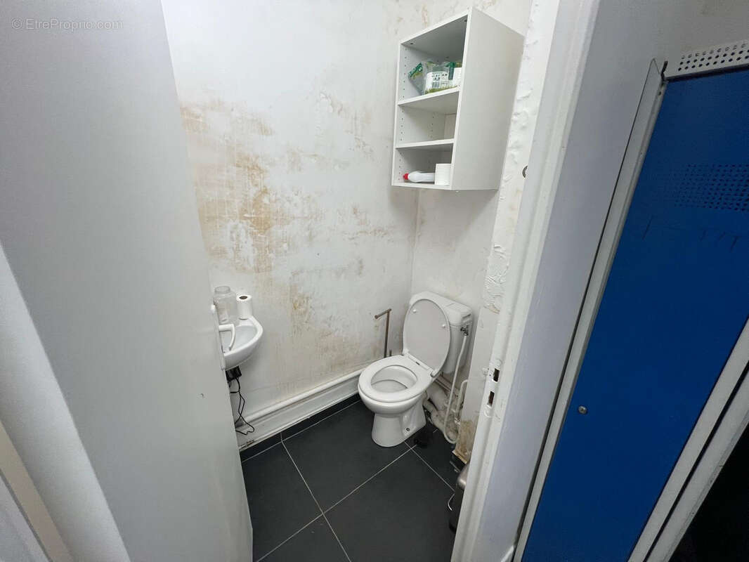 Commerce à PARIS-9E