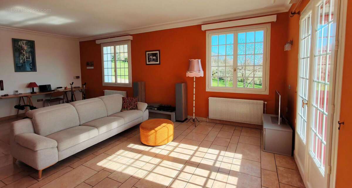 Maison à BARD-LES-EPOISSES