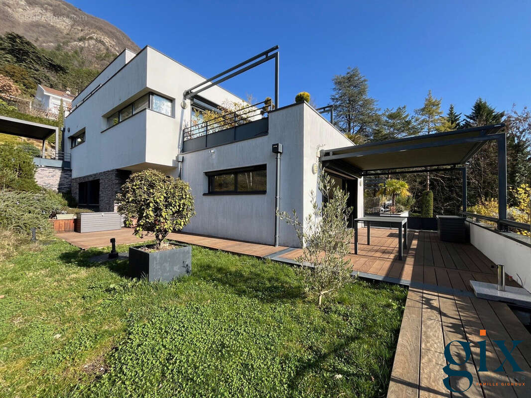 Appartement à LA TRONCHE